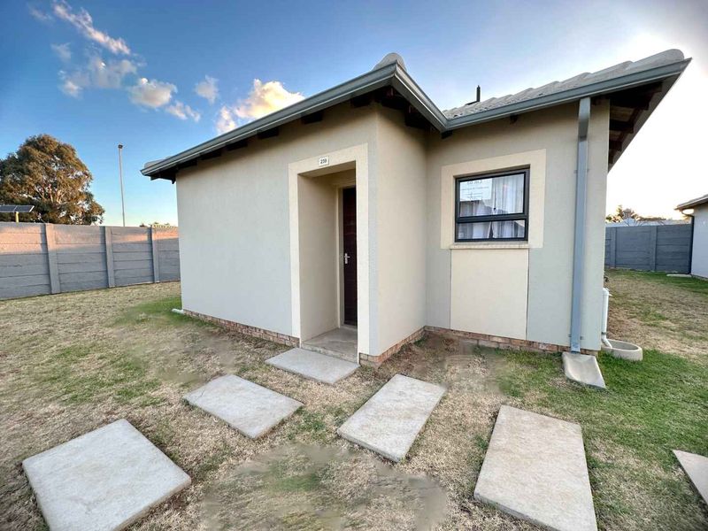 Daveyton New Modder - R732 200- Brand New Home - Photo 3