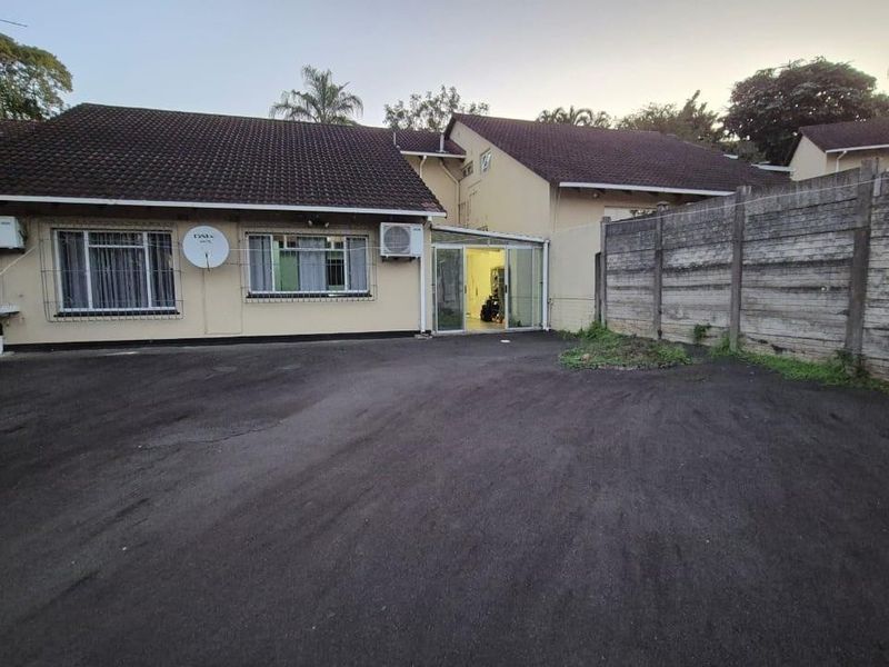 MOVE IN READY APARTMENT IN ESCOMBE - Photo 5