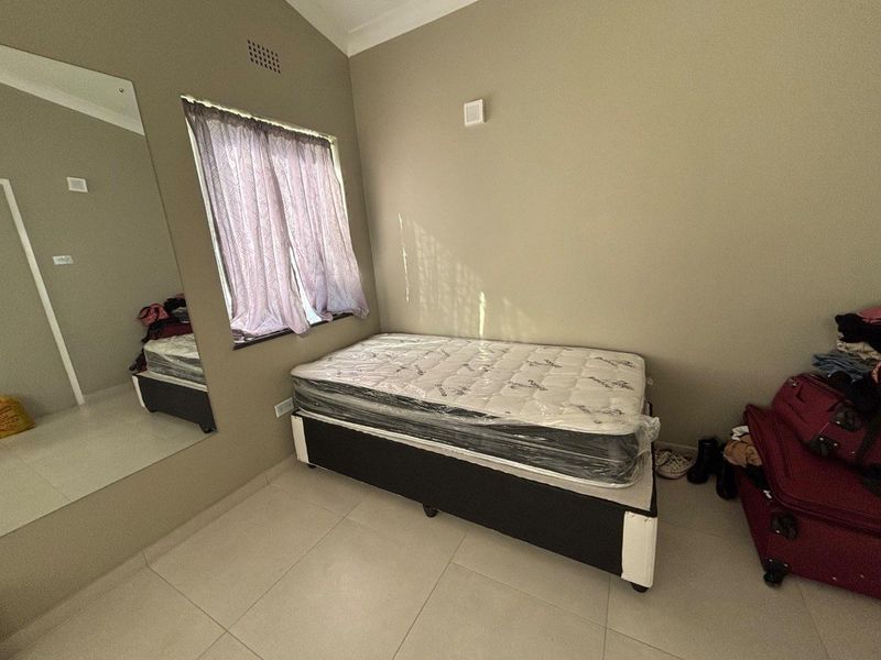 Room in Shared House - Photo 9