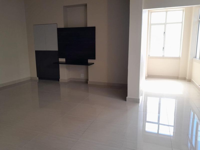 Welcome to Coastal Serenity: Fully Revamped 2-Bed Haven in South Beach - Photo 4