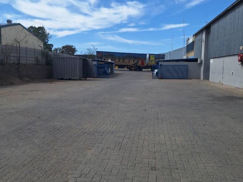 FOR SALE - Industrial property with Warehouses in Lafrenz - Photo 3