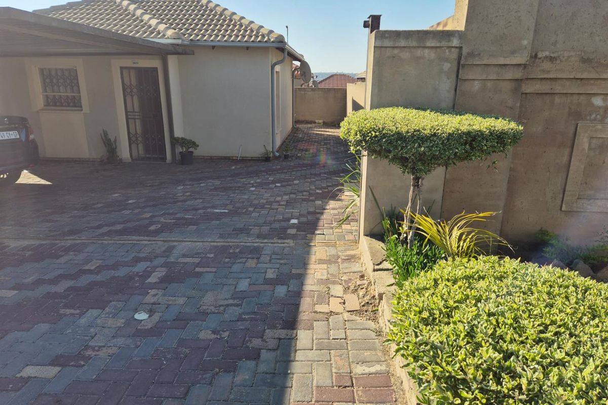 Riverside View- R 800 000 Family Home - Photo 2