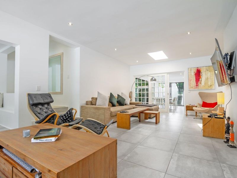 MODERN, STYLISH FAMILY HOME FOR SALE IN FOURWAYS GARDENS - Photo 8