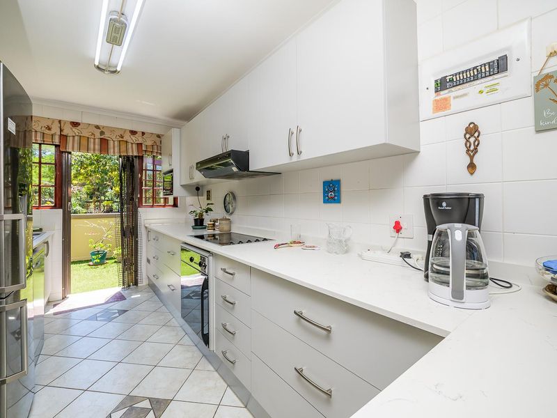 Hendra - Secure, Stylish & Perfectly Located – Durban North - Photo 2