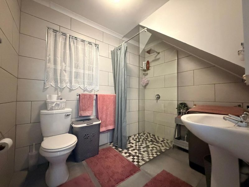 Exceptional Opportunity: Modern Home, Prime Spot - Photo 8