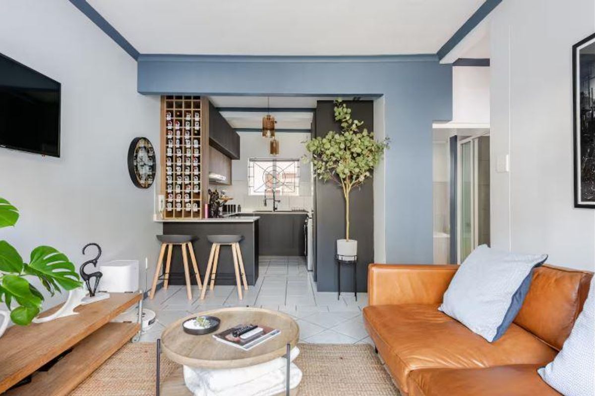 Investing or buying your first home? This first floor apartment is for you! - Photo 2