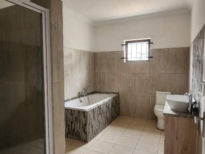 FRESHLY RENOVATED AND READY TO MOVE IN. - Photo 10