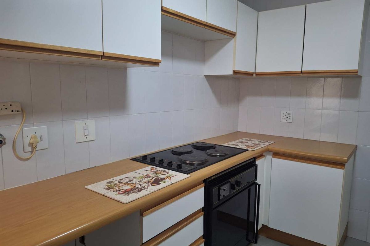 A BEAUTIFUL TWO BEDROOM SIMPLEX - Photo 5