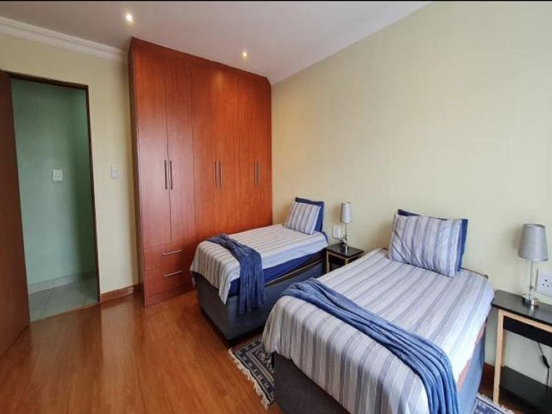 Stunning Luxury Home for Sale in Sterpark, Polokwane - Photo 8