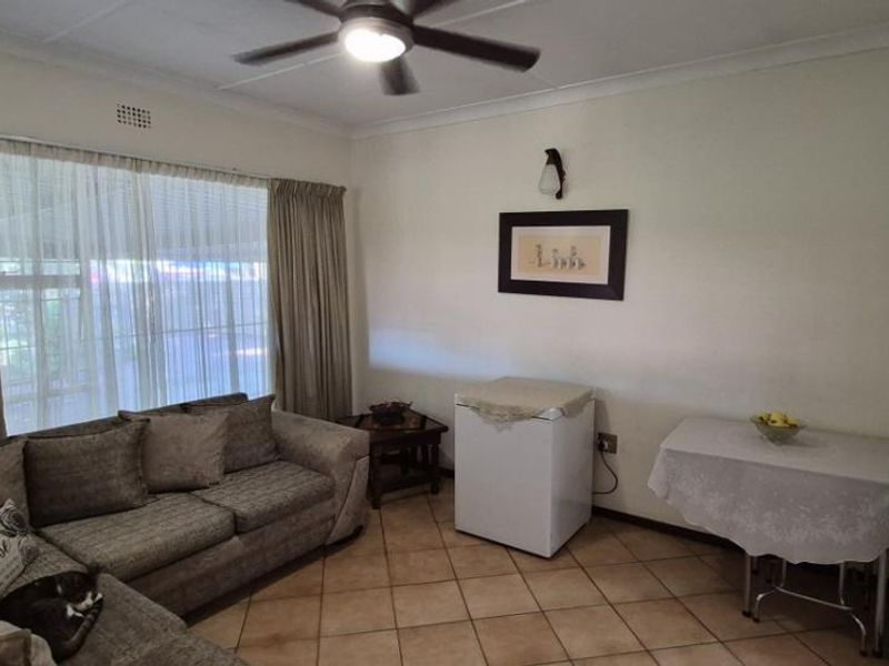 3 Bedroom House with Flatlet for Sale in Randhart - Photo 10