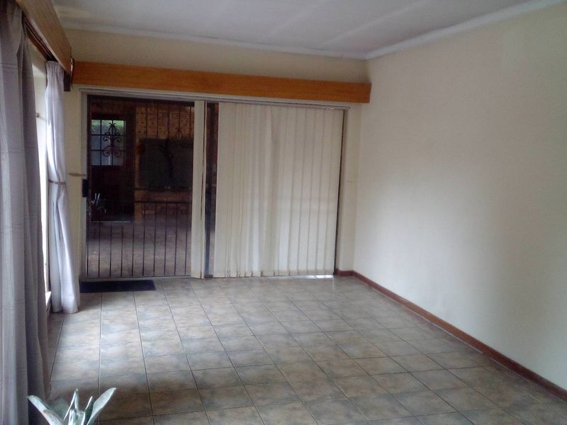 This house has it all! - Photo 6