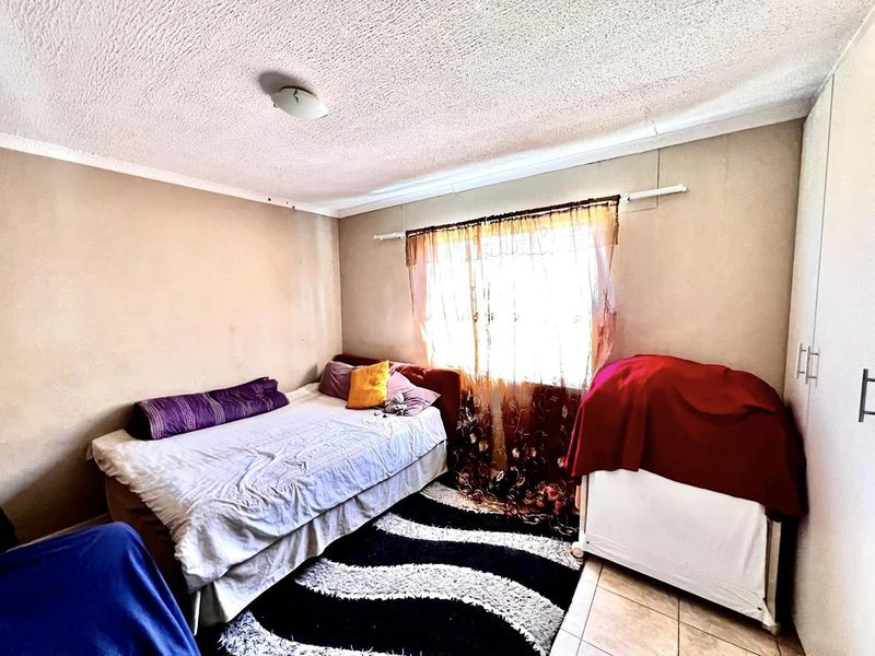 2 Bedroom Townhouse for Sale in Otjomuise - Photo 7