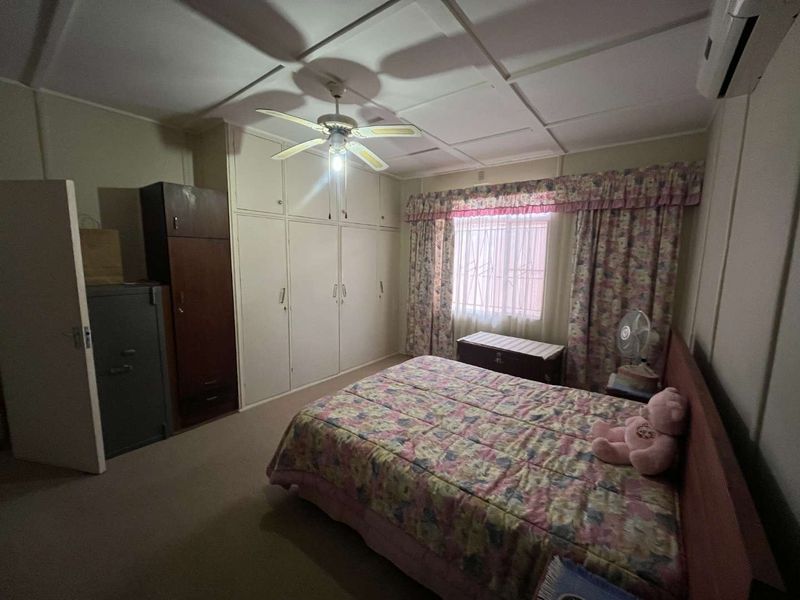 Spacious 4-Bedroom Family Home in Kakamas - Photo 3