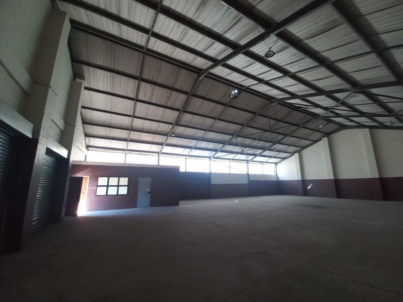 Versatile Industrial Warehouse Space in Empangeni Central for Lease. - Photo 7