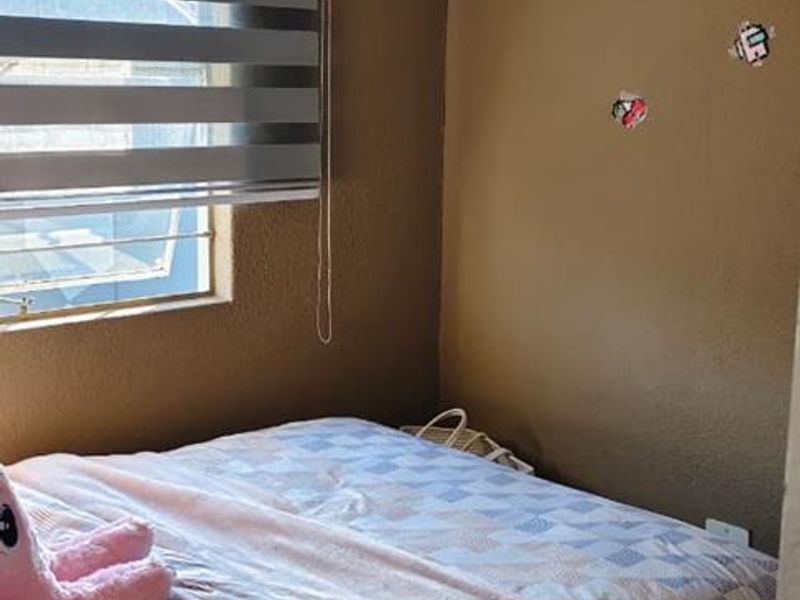 Modern Living Awaits in Serene Suburb! - Photo 10