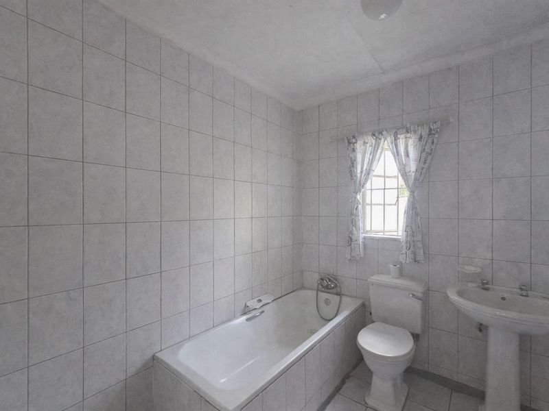 Income Property with Potential to Generate R54,400 Monthly - Photo 9