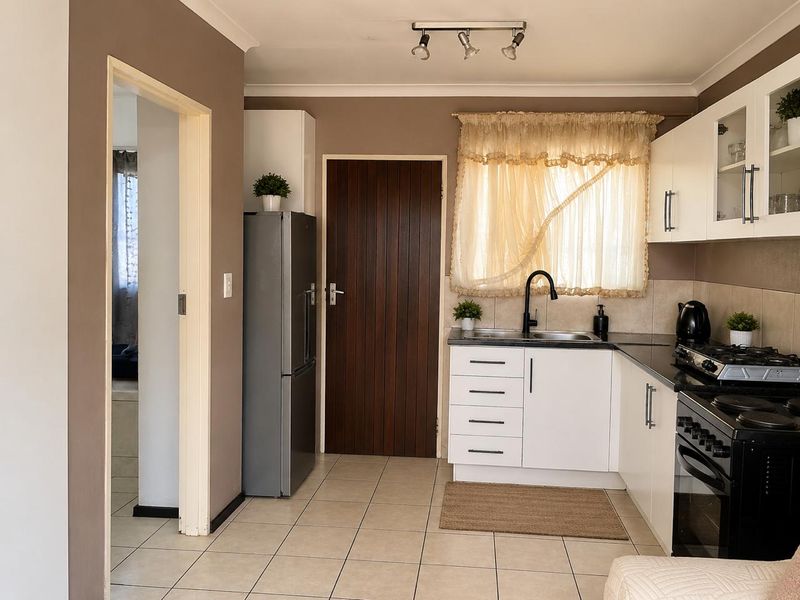 Beautiful Three bedroom Townhouse for sale - Photo 10