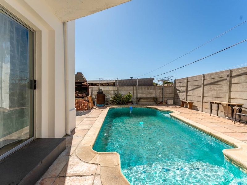 Triple-Storey Home for Sale in Grassy Park - Photo 2
