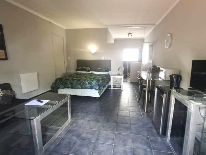 Property Perfect for an Extended Family or to be used as a Guesthouse or Air B&B - Photo 5