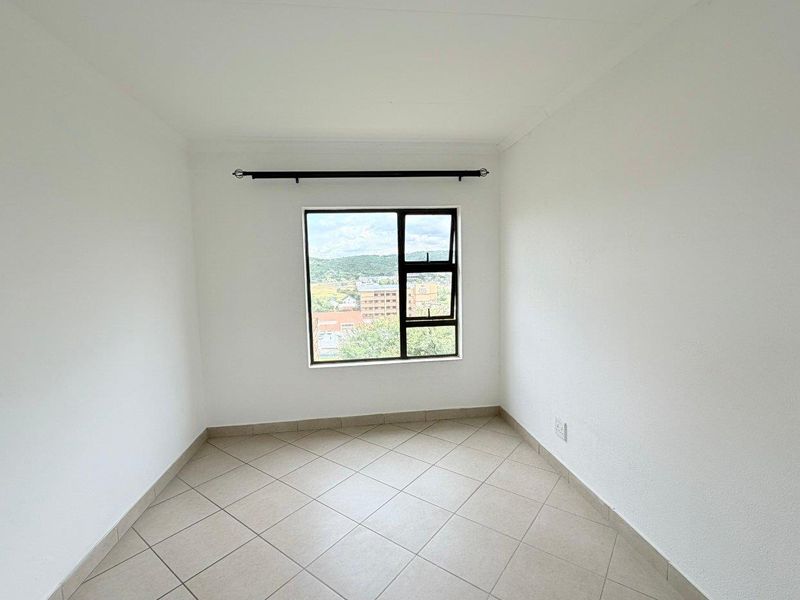 1 Bedroom Top-Floor Apartment with Spectacular Sunset Views - Photo 5