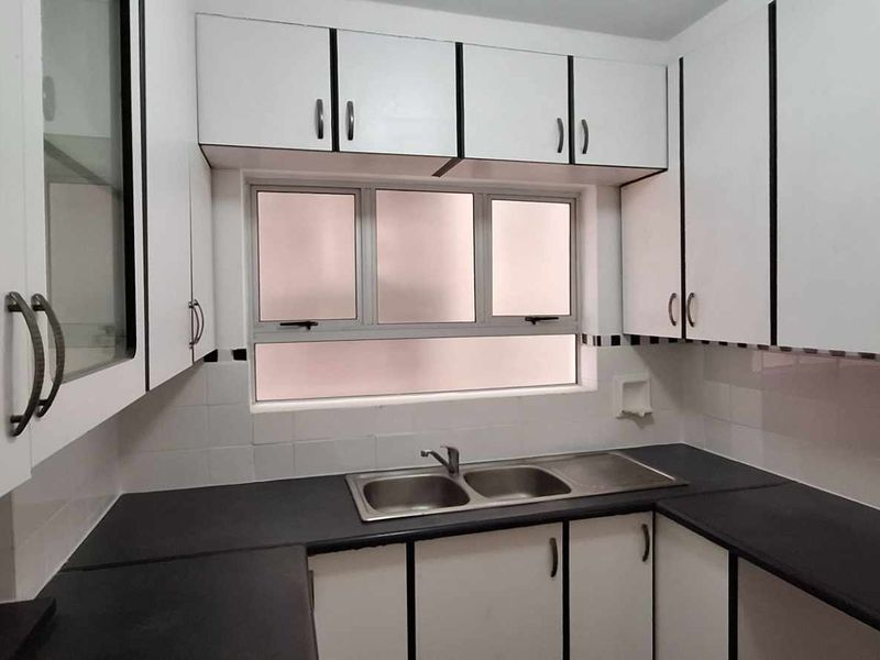 **Stunning Gem with Exclusive Amenities in Prime Location!** - Photo 10