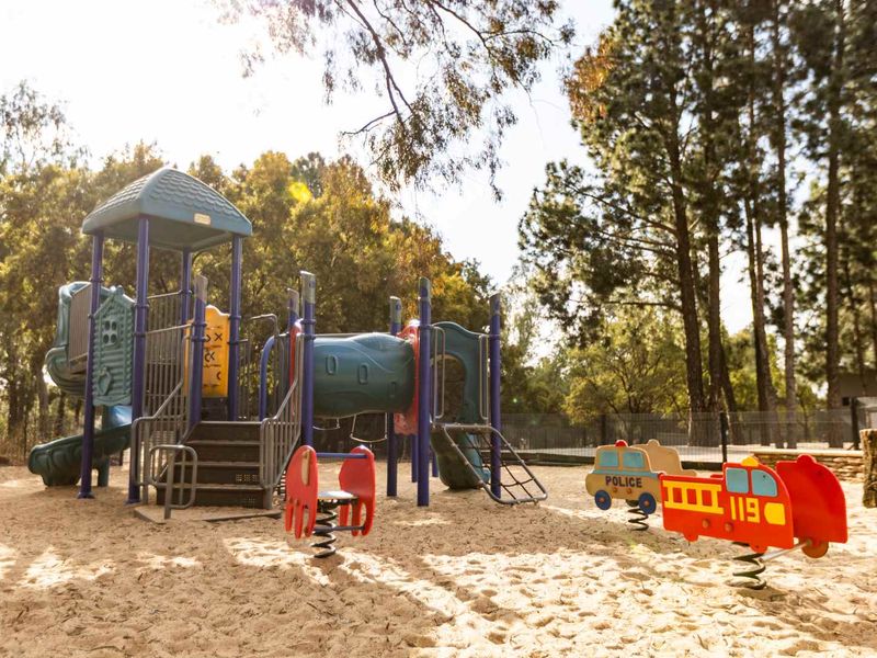 Panoramic Views & Luxury Lifestyle in Prime Location! - Photo 6