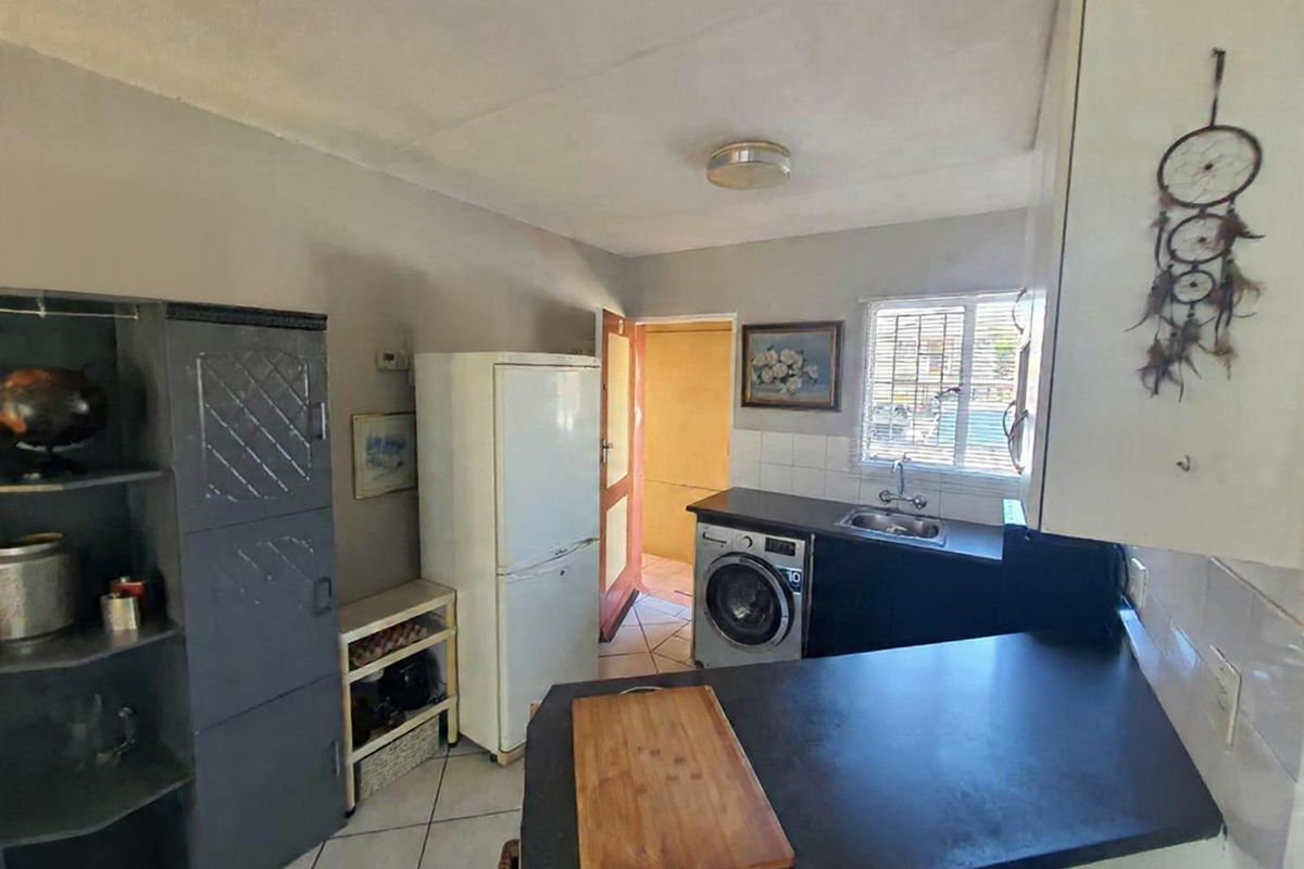 Townhouse - Investment Opportunity - Photo 3