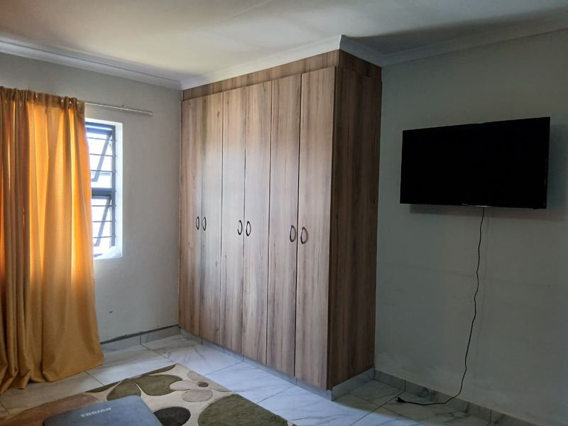 Your Dream Home Awaits: Customize the Kitchen & Closet! - Photo 8