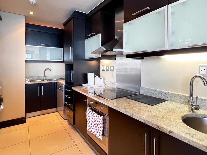 2 BEDROOM | 2.5 BATHROOM APARTMENT - Photo 3