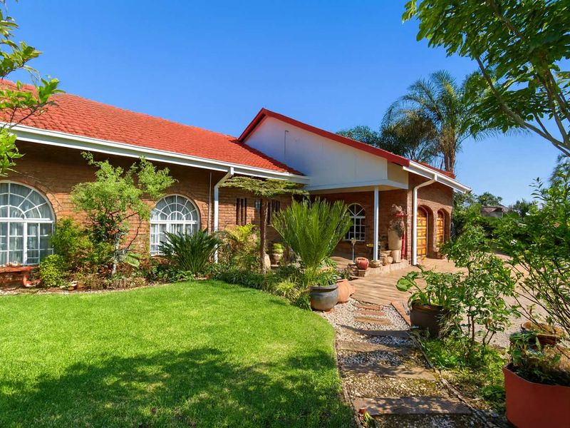 Four bedroom house in the secure boomed off area of Parkrand - Photo 3