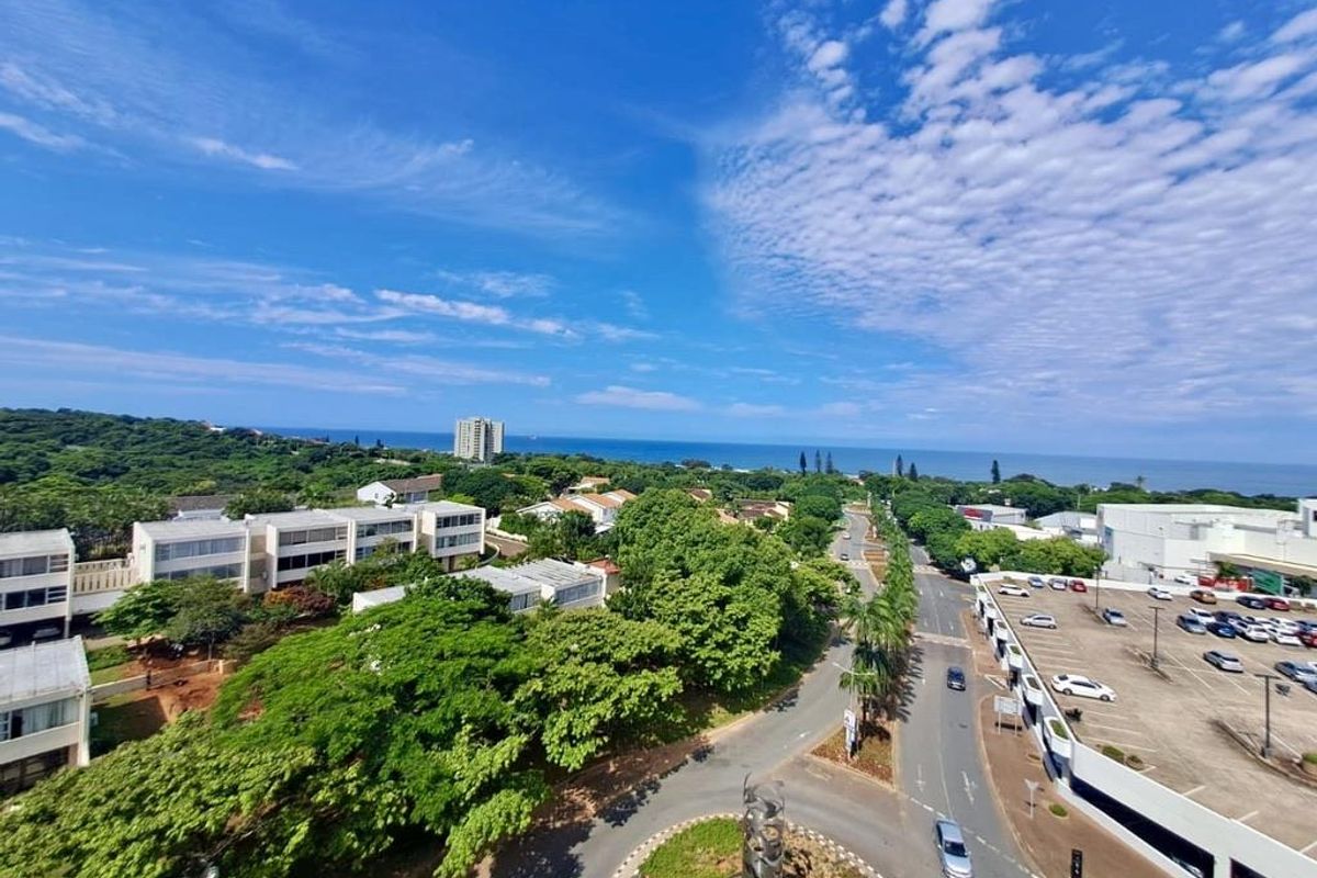 Hendra - Luxury Fully Furnished 2-Bedroom Apartment To Let | La Lucia - Photo 2