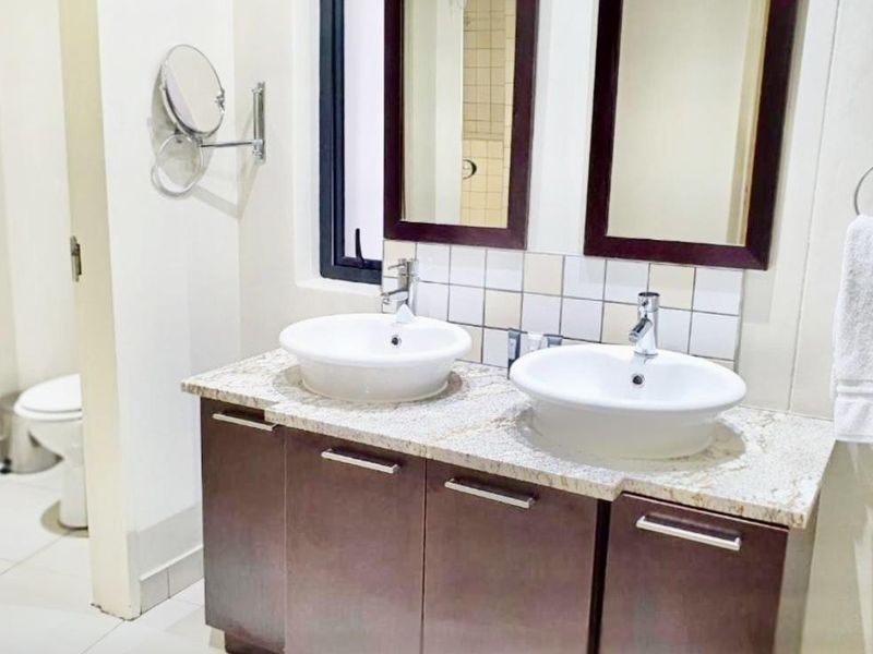 2 BED 2.5 BATH FULLY FURNISHED GARDEN  APARTMENT - Photo 10