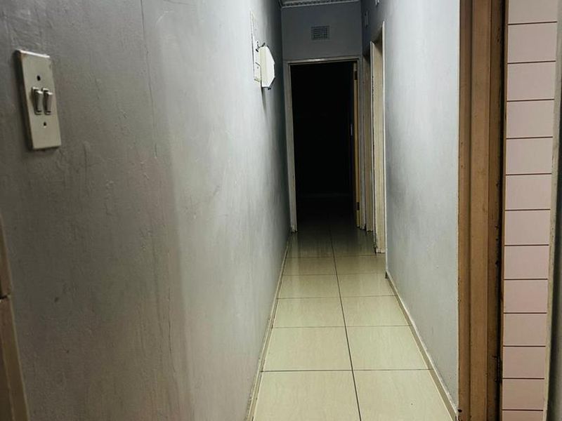 Your Esikhawini Gem Awaits — Space, Style & Easy Living! - Photo 4
