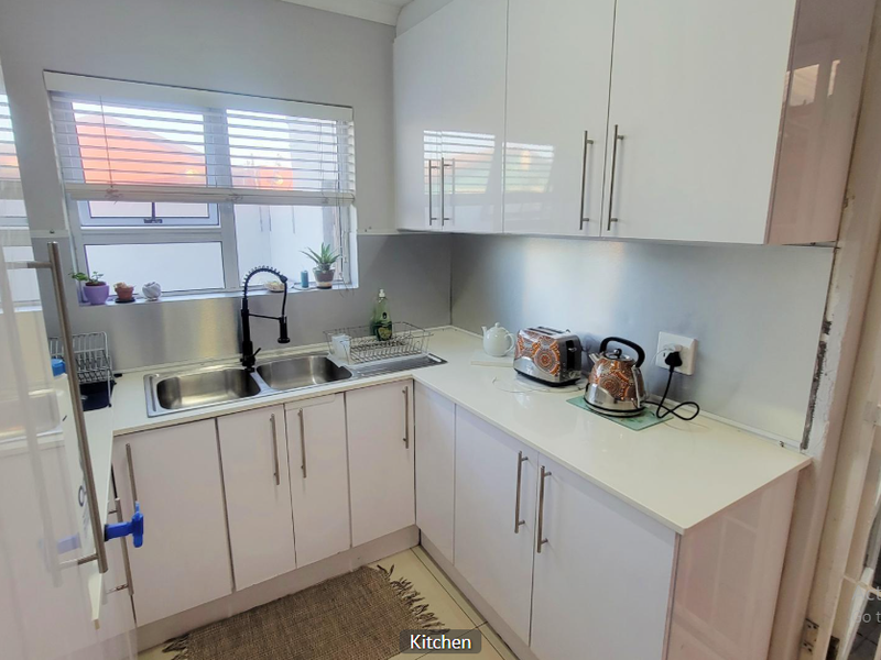 Charming 3-Bedroom Home with Modern Amenities - Photo 3