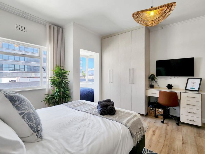 Turnkey Airbnb Investment | Furnished | Parking | Walk to Promenade | ±R200,000 Net Annual Income (C) - Photo 2