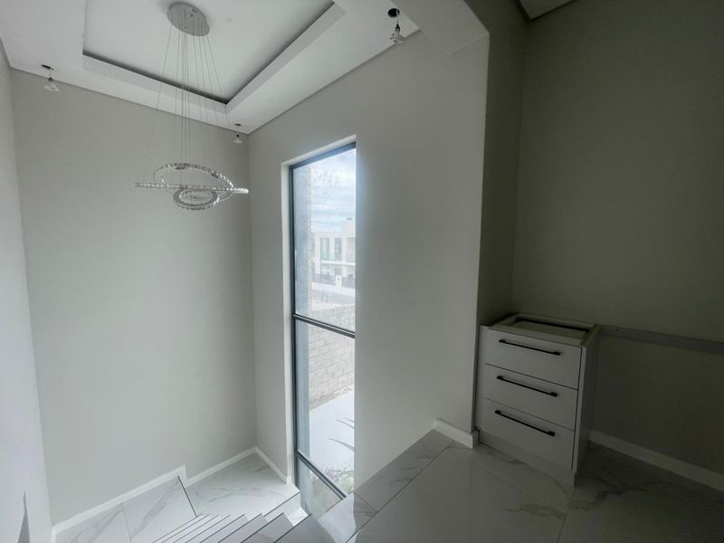Brand New Family Home - Photo 8