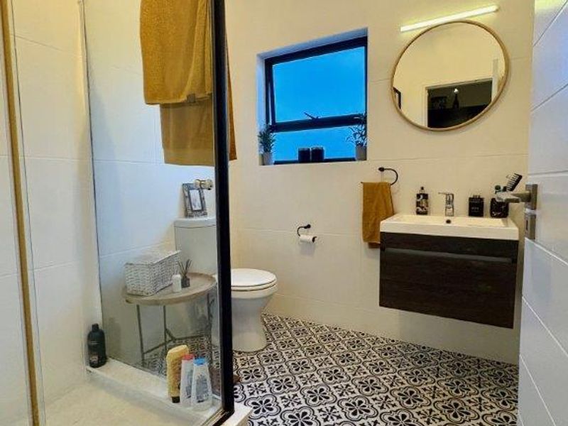 Outstanding Price! Prime Location! - Photo 9