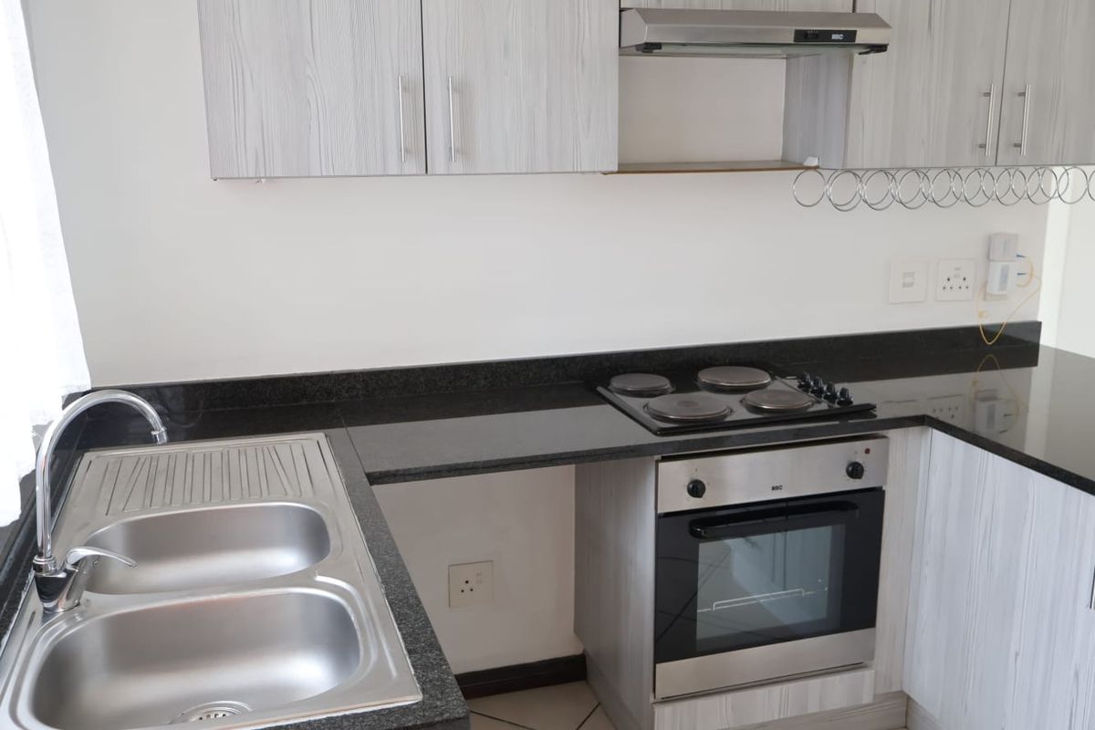 Ideal 2-bedroom Home for Families or Investors. - Photo 2