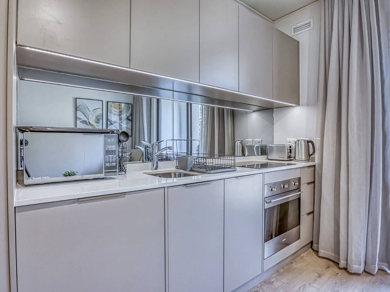 STUPENDOUS FULLY FURNISHED 1 BED APARTMENT IN NEW COMPLEX IN ROSEBANK - Photo 7