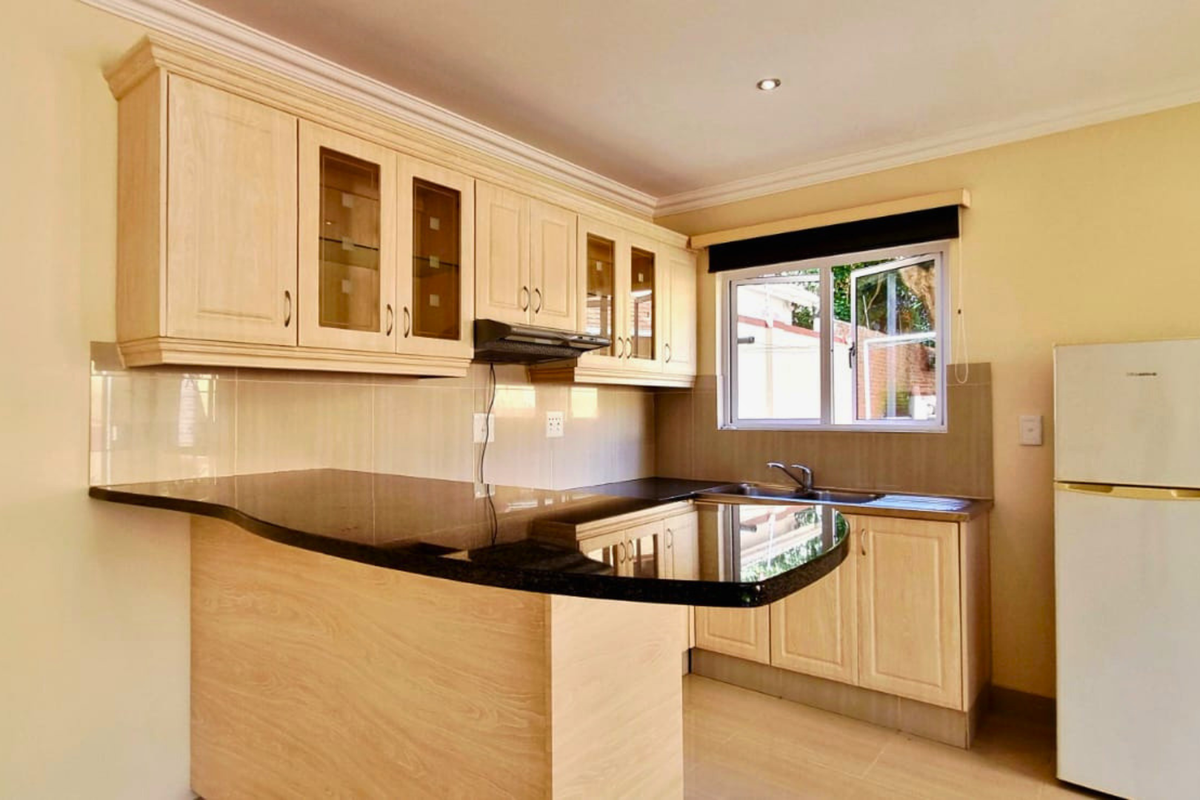 Standalone Office to Let in Durban North - Photo 5