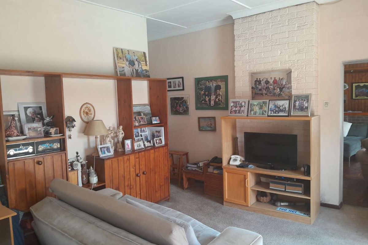 Spacious 4 Bedroom Family Home in Lunmeyer - Photo 2