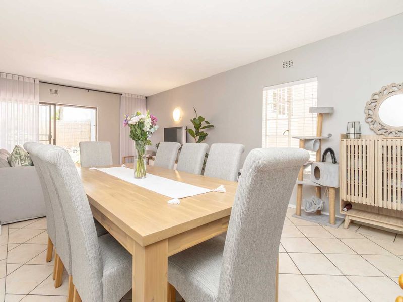 "Secure, Stylish and Spacious - Welcome Home" - Photo 7