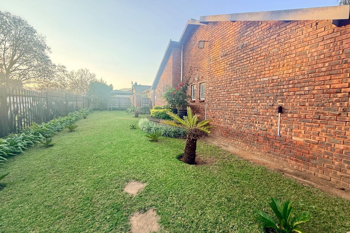 3 Bedroom Townhouse for Sale in Vryheid - Photo 3