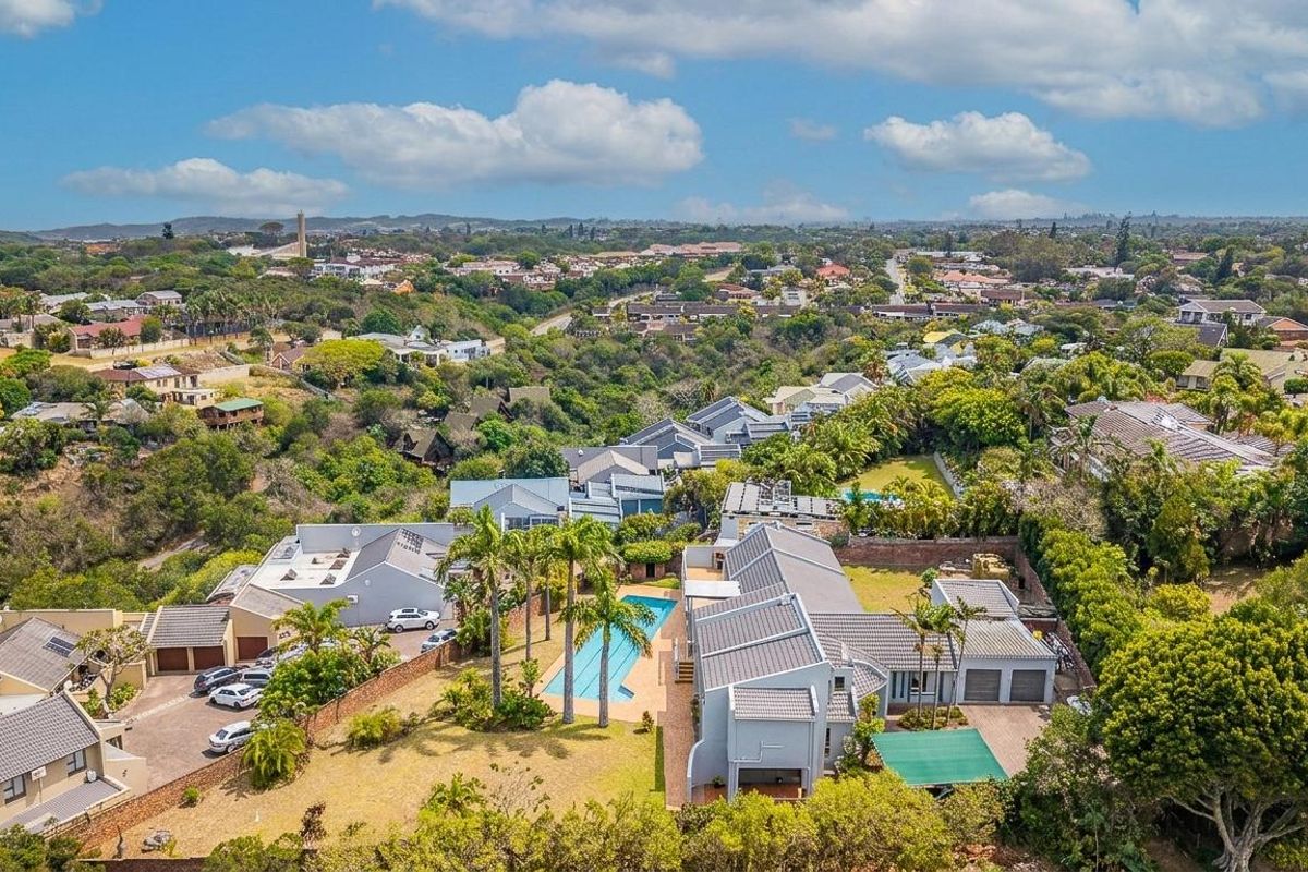 Beautiful and Well-Maintained Family Home for Sale in Beacon Bay – R 5 495 000 - Photo 2