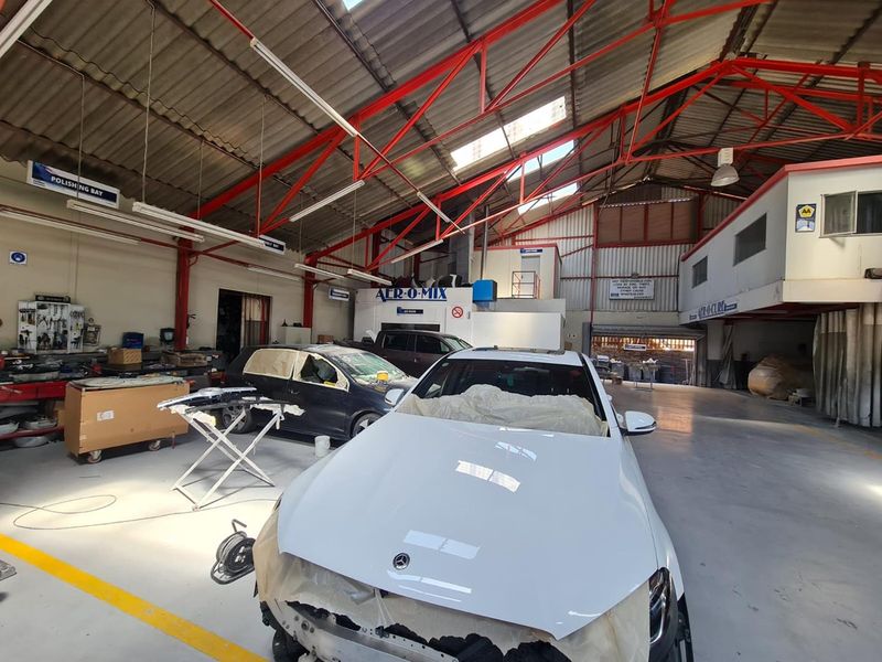 Unlock Opportunity: Versatile Warehouse in New Centre - Photo 6