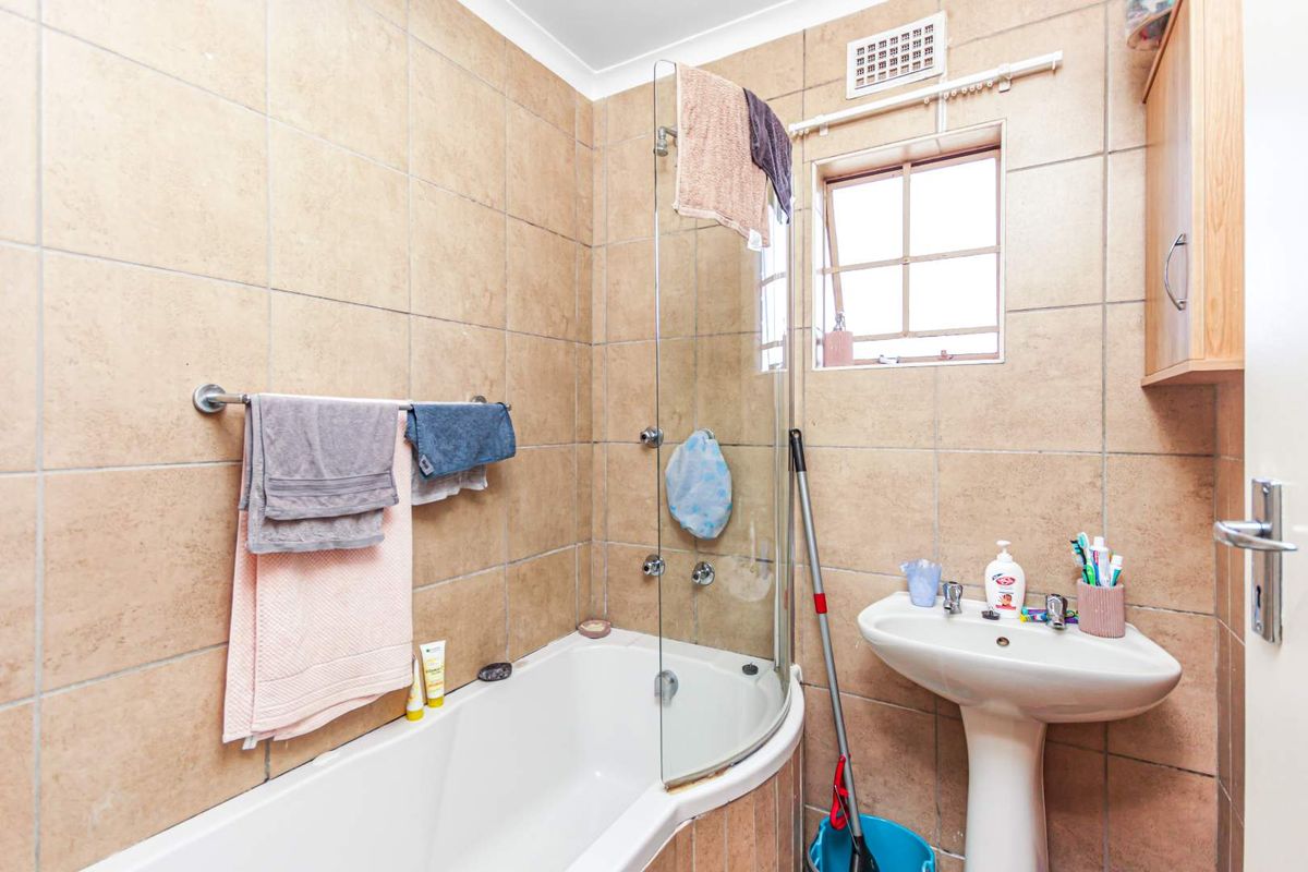 3 Bedroom House In A Secure Estate - Photo 5