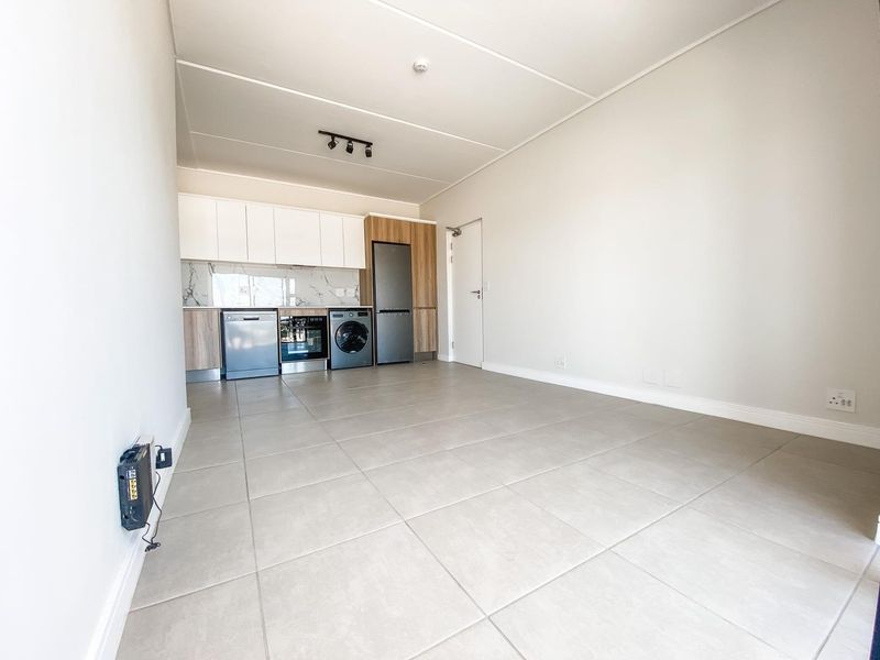 1 Bedroom Apartment in Fynbos Estate - Photo 2