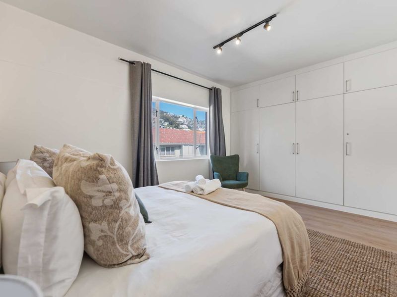 SIX MONTHS OF BLISS IN SEA POINT! - Photo 5