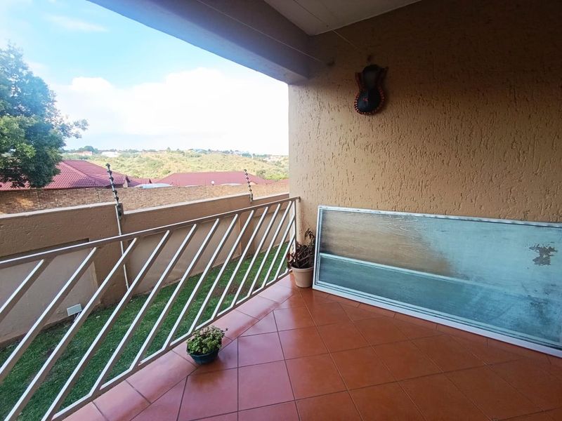 A perfect ground floor unit awaits you !!! - Photo 10