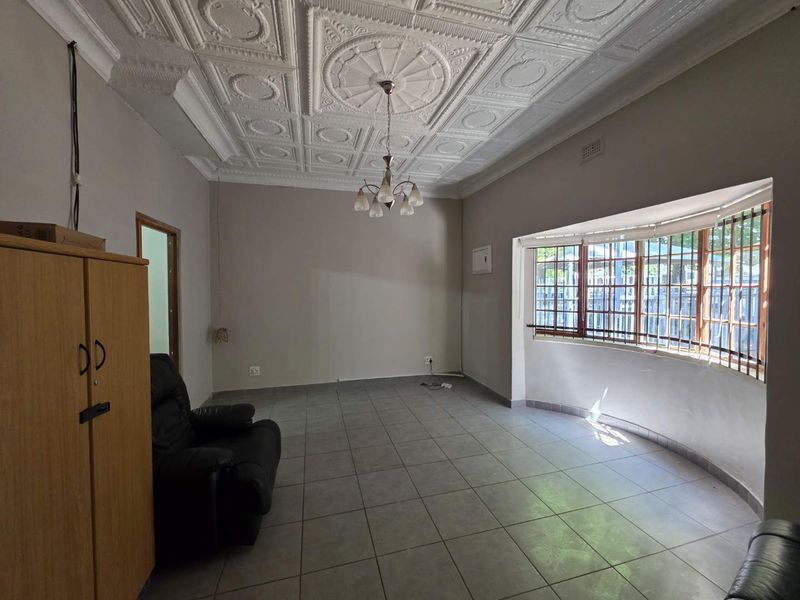 Versatile Office-Converted Residence in Prime Northmead Location - Photo 7